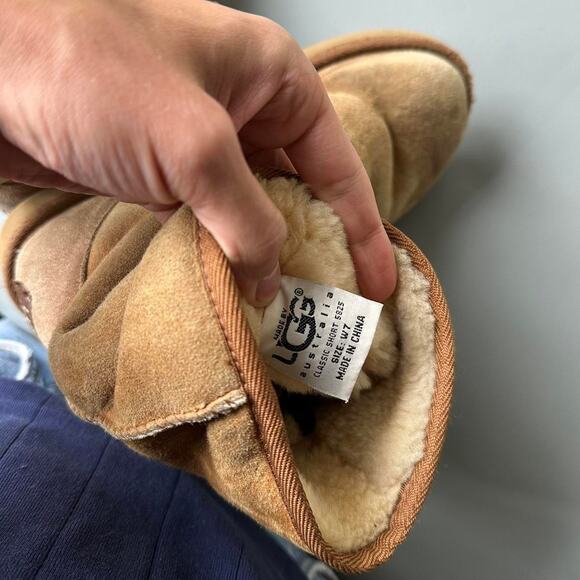 2000s UGG Classics Chestnut Winter Fur Lined Boots - Picture 8 of 8